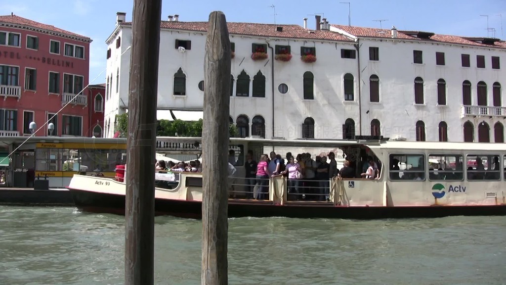 Blick in Venedig mit BootsverkehrеKanSle