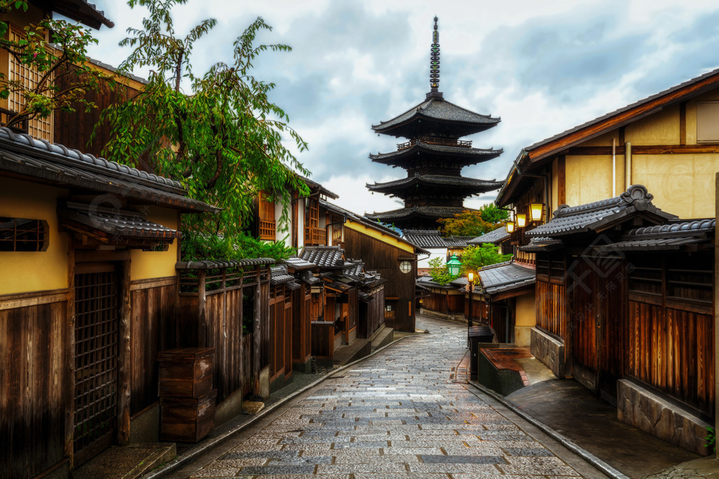 京都,日本的美好的早晨八坂寶塔是京都著名的地標和旅遊景點