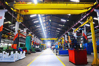 工业工厂<i>铁</i>厂钢<i>铁</i>和机械零件现代室内大厅