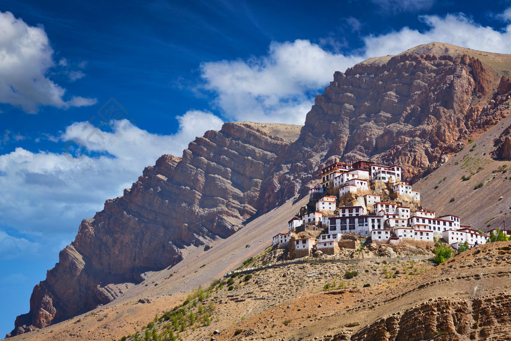 ki gompa(也叫key,kye或kee)是藏传佛教寺院-spiti山谷最大的寺院