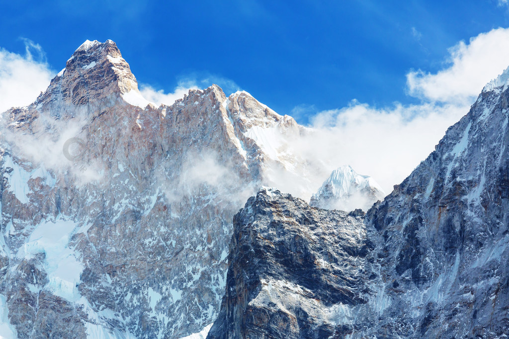 jannu峰顶的风景看法在kanchenjunga地区,喜马拉雅山,尼泊尔