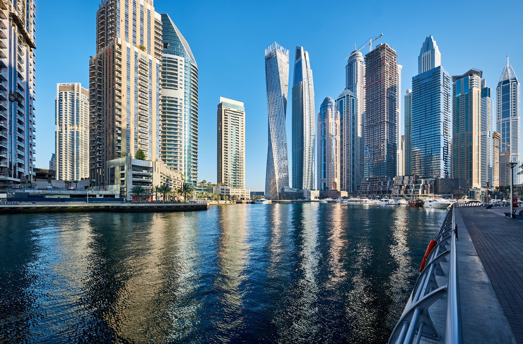 阿拉伯联合酋长国的迪拜码头白天天际线城市/地标免费下载