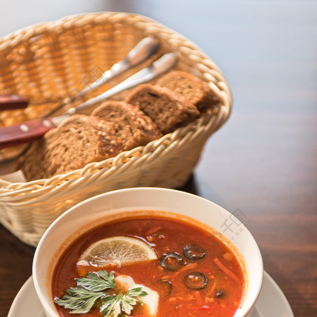 俄式红菜汤怎么做_俄式红菜汤的做法_朱爱凝_豆果美食