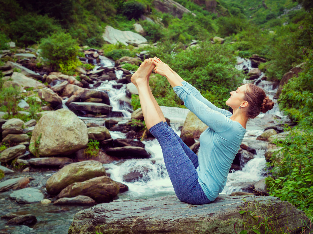 ٤-Ashtanga Vinyasa٤ƽasana Ubhaya padangusthasana˫ؽֺ٤ƵĸŮȴٲϲɽӡʽЧʱַŮڻA