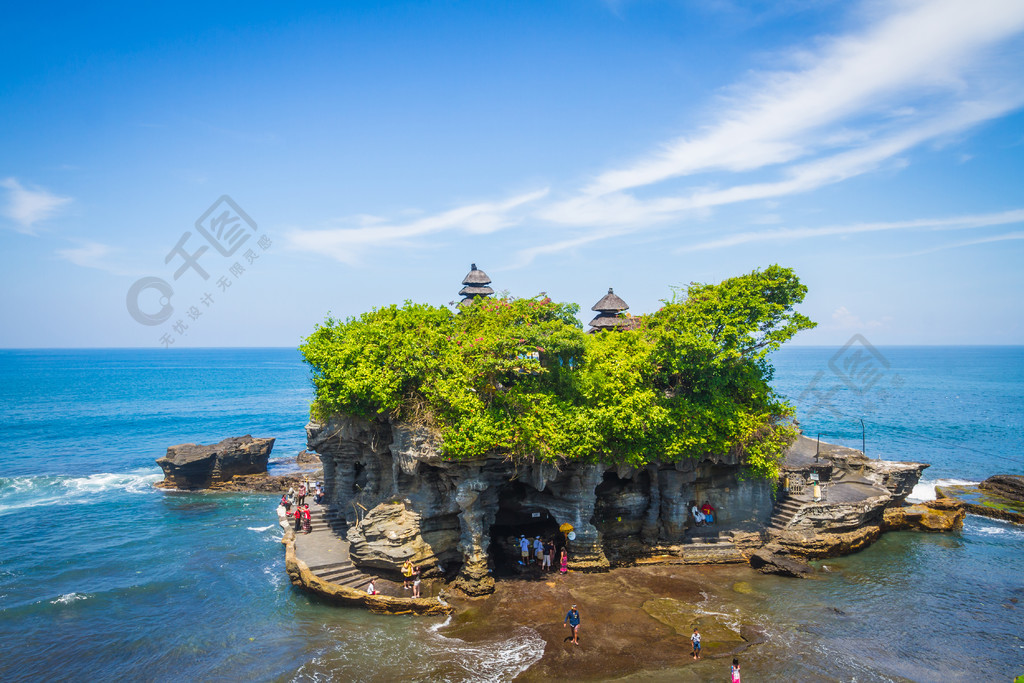 印度尼西亚巴厘岛海面上的海神庙