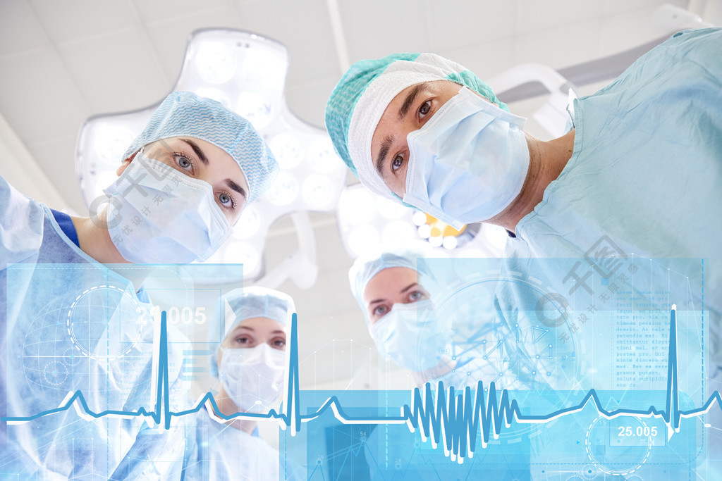 手术医疗保健医学和人们的观念外科医生在医院手术室里调查与心电图和