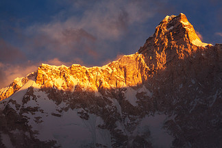 kanchenjunga峰頂,喜馬拉雅山,尼泊爾風景看法在日落的