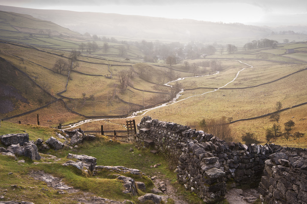 Լ˿ɽȹҹ԰Malham Daleճ