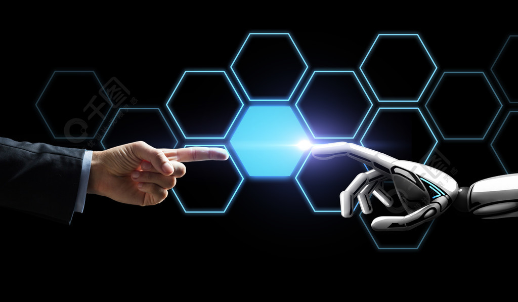 未来的技术人工智能和业务概念机器人和人的手触摸虚拟网络全息图在