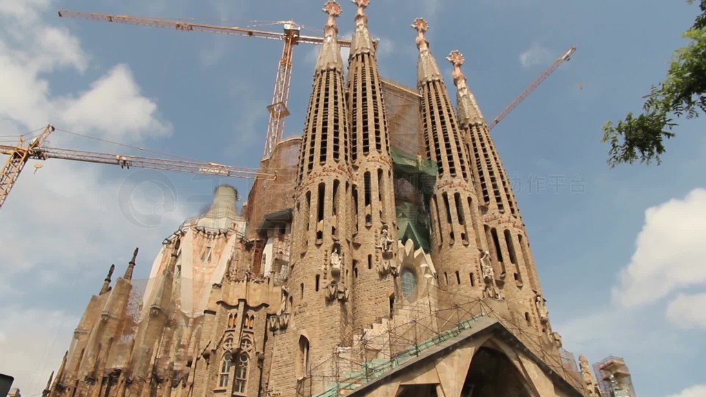 ʥãSagrada Famflia mit BaukrSnen