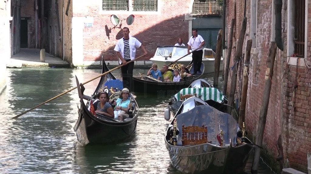 Blick in Venedig mit BootsverkehrеKanSle