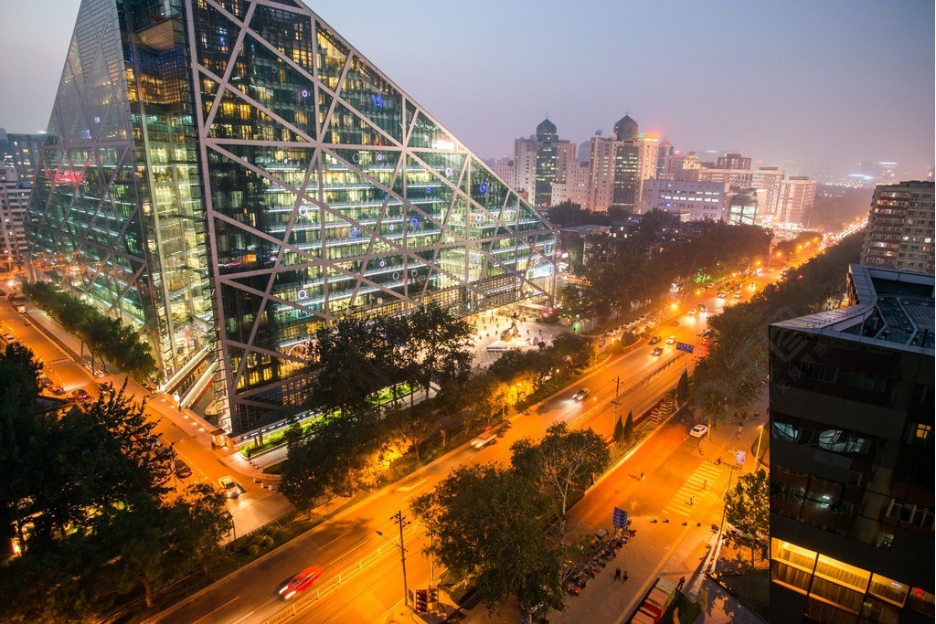 北京僑福芳草地大廈夜景3月前發佈