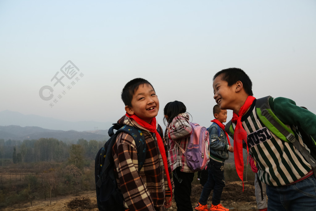 歡樂的鄉村小學生