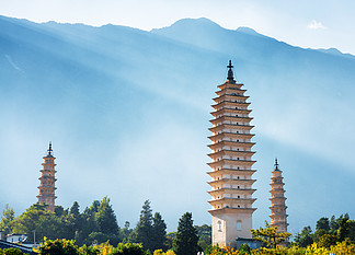 <i>The</i> Three Pagodas of Chongsheng Temple in Dali