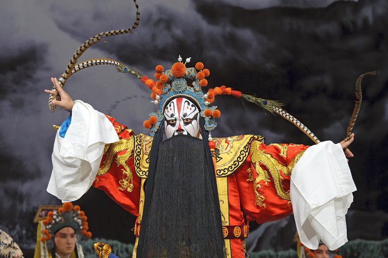 中国传统戏曲演员与舞台表演服装创意合成