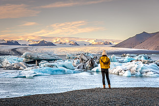 ŮӴ·˵ Jokulsarlon, ɽкڱ