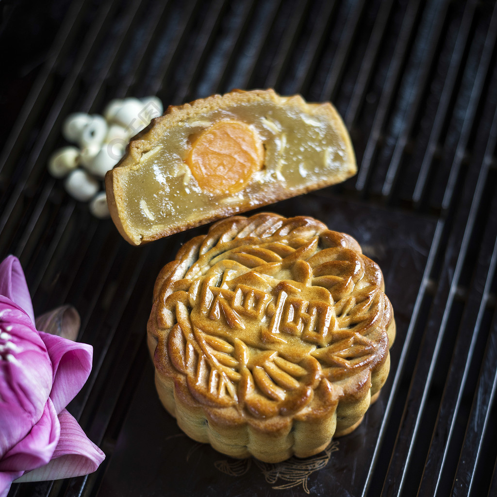 传统的中国节日月饼糕点甜点餐饮美食免费下载