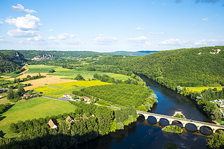 多尔多涅河山谷佩里戈尔诺法国欧洲的全景视图