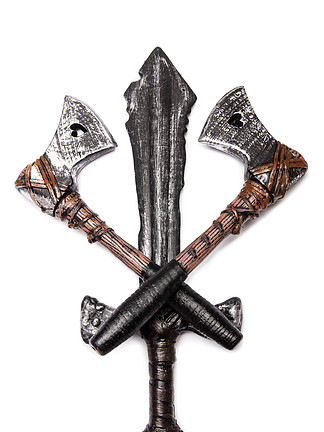 孤立19201卡通海盗持匕首20161套在雕刻样式的匕首例证徽标,标签,标志