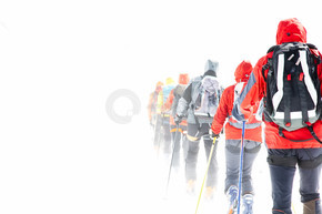 集团旅游滑雪者