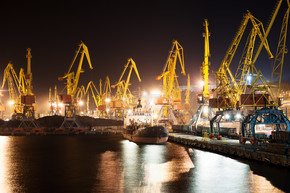港口及船舶在夜间