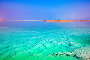 死海绿松石水