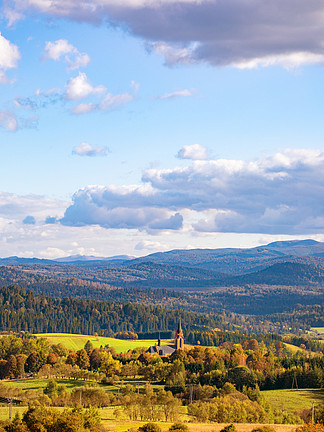 ջƻĽǶȿ, Bieszczady ɽϵ Lutowiska 徰ɫ˾̾ھɽ