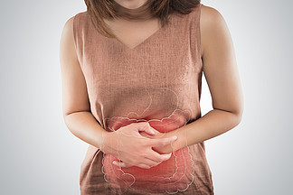 大<i>肠</i><i>癌</i>的照片是在女人的身体上.