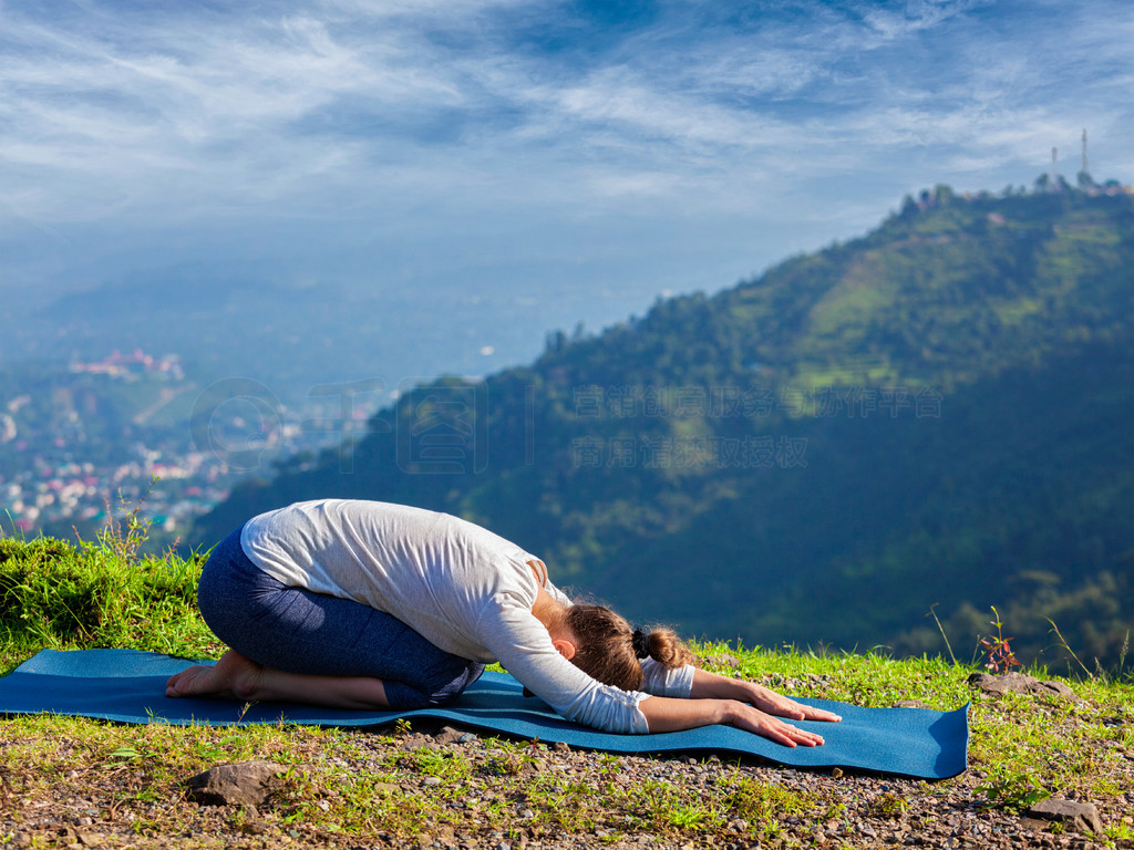 ˶ʵŮ٤ʽ Balasana