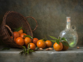 静物橘子和古董瓶
