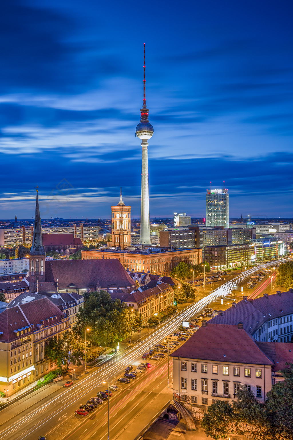 暮光之城蓝色时,德国的柏林天际线