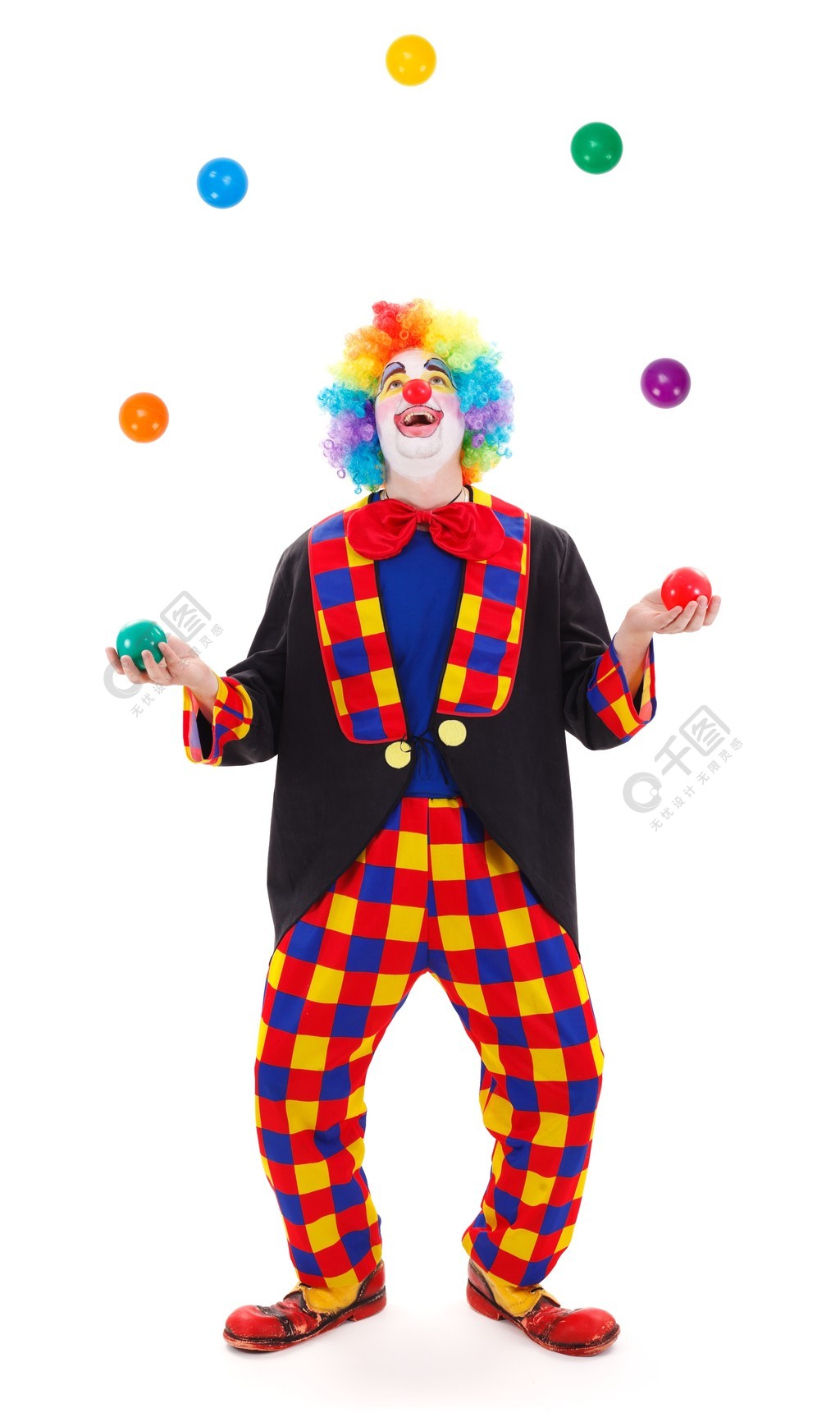 魔术师小丑抛出彩色球